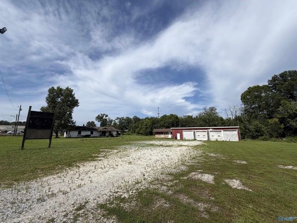 910 Sutton Bridge Road, Rainbow City, AL 35906