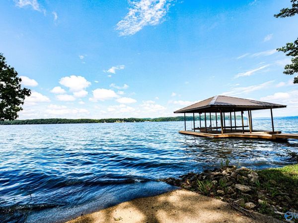 215 Lake Bend Shores Drive, Florence, AL 35633