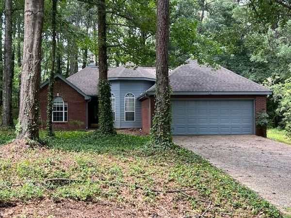 14 Silver Creek, Hattiesburg, MS 39402