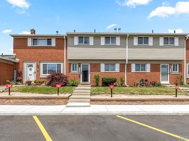 29156 Manchester Street, Westland, MI 48185
