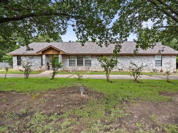 404 Joyner Avenue , Omaha, TX 75571