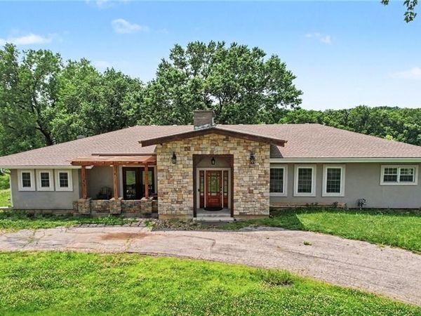 3322 N 67th Street, Kansas City, KS 66104