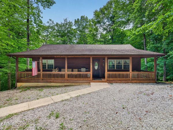 510 Tuscarora Circle, Byrdstown, TN 38549