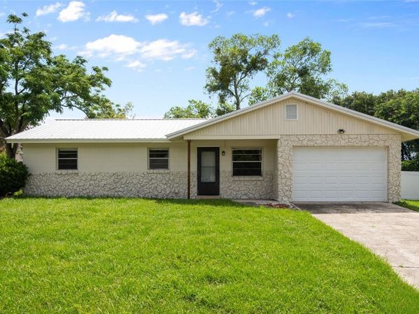 111 AMIGOS ROAD, DEBARY, FL 32713