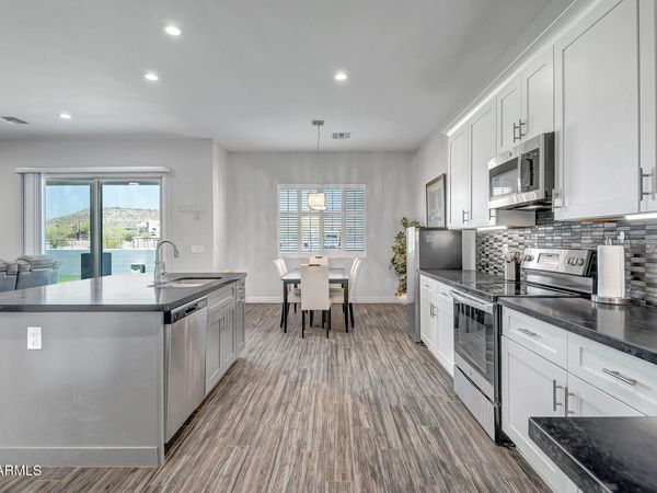48129 N 15TH Avenue, New River, AZ 85087