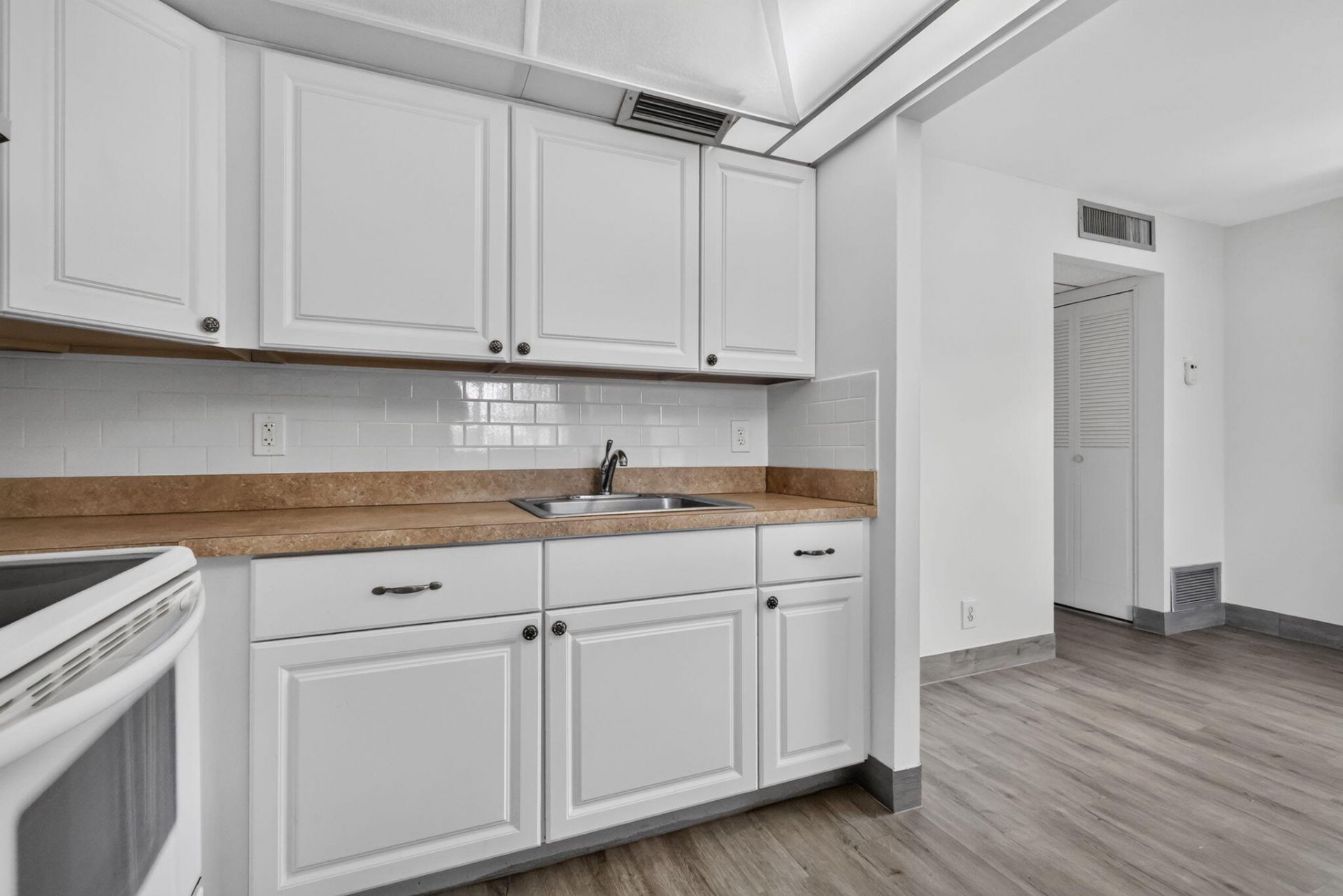 654 Saxony N, Delray Beach, FL 33446 Photo