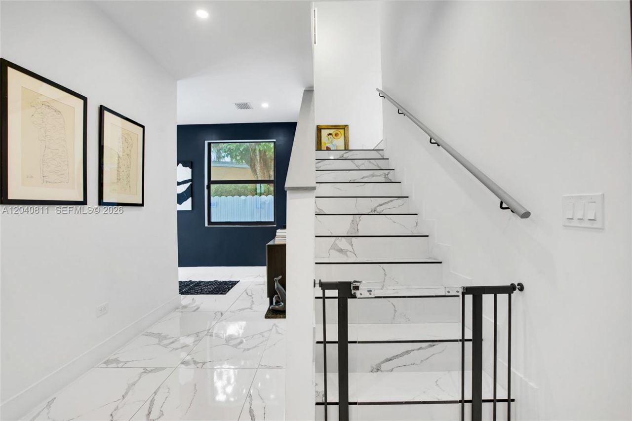 2320 SW 14th St, Miami, FL 33145 Photo