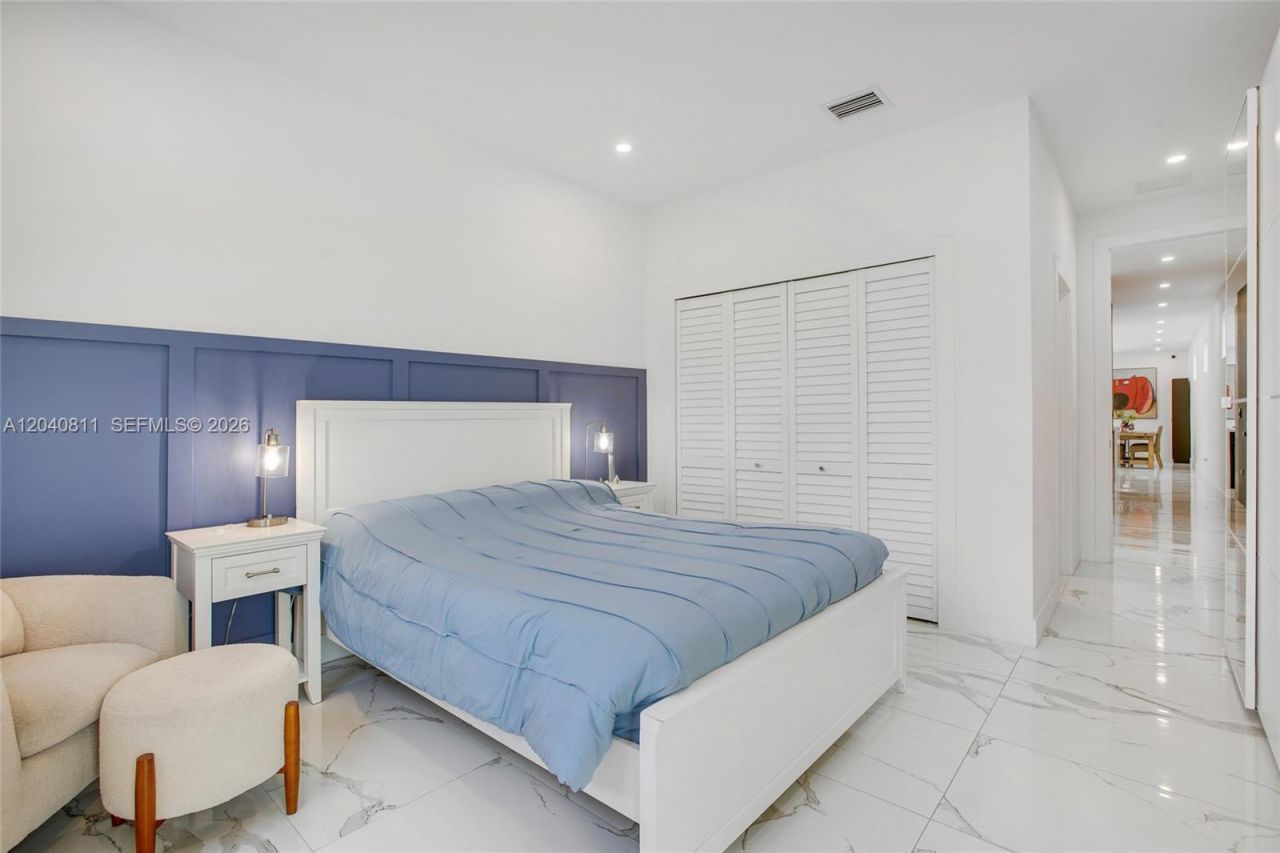 2320 SW 14th St, Miami, FL 33145 Photo