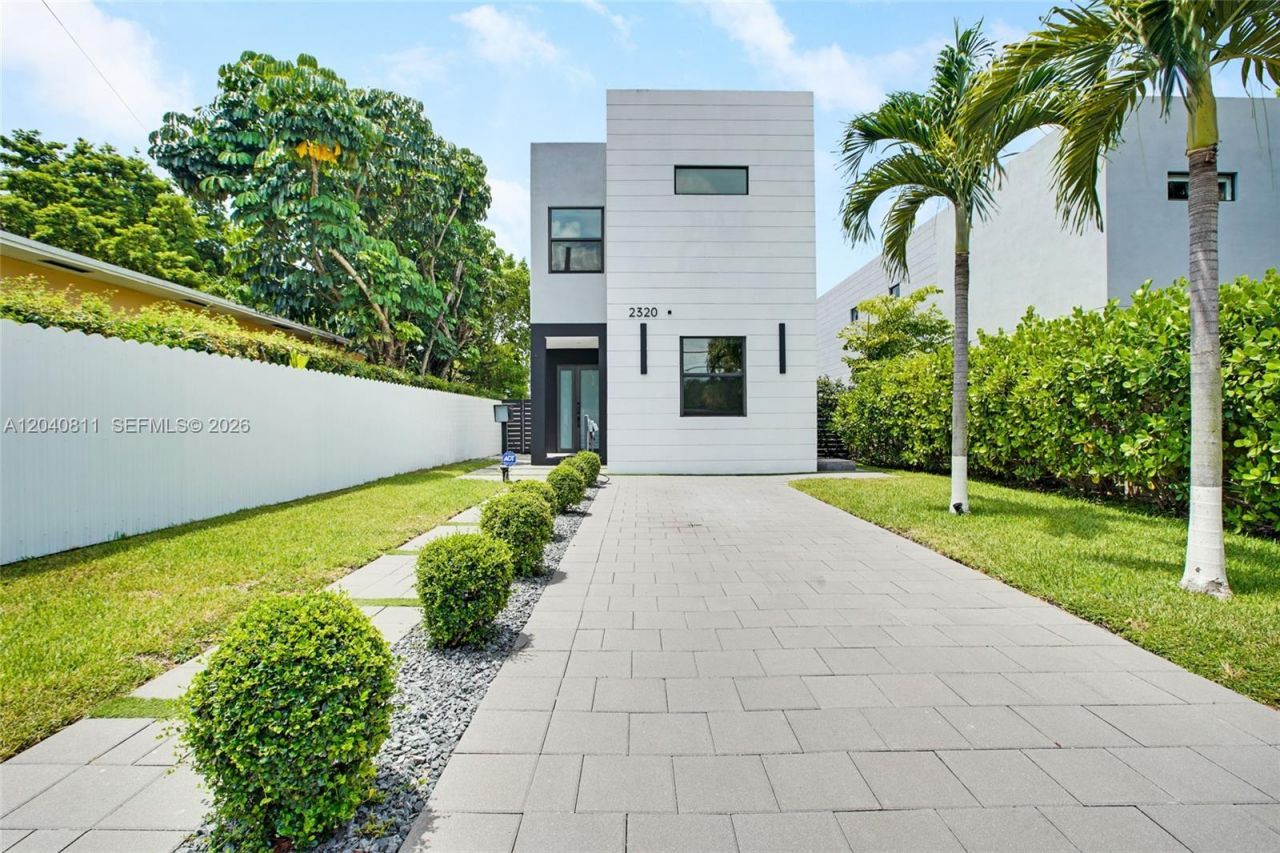 2320 SW 14th St, Miami, FL 33145 Photo