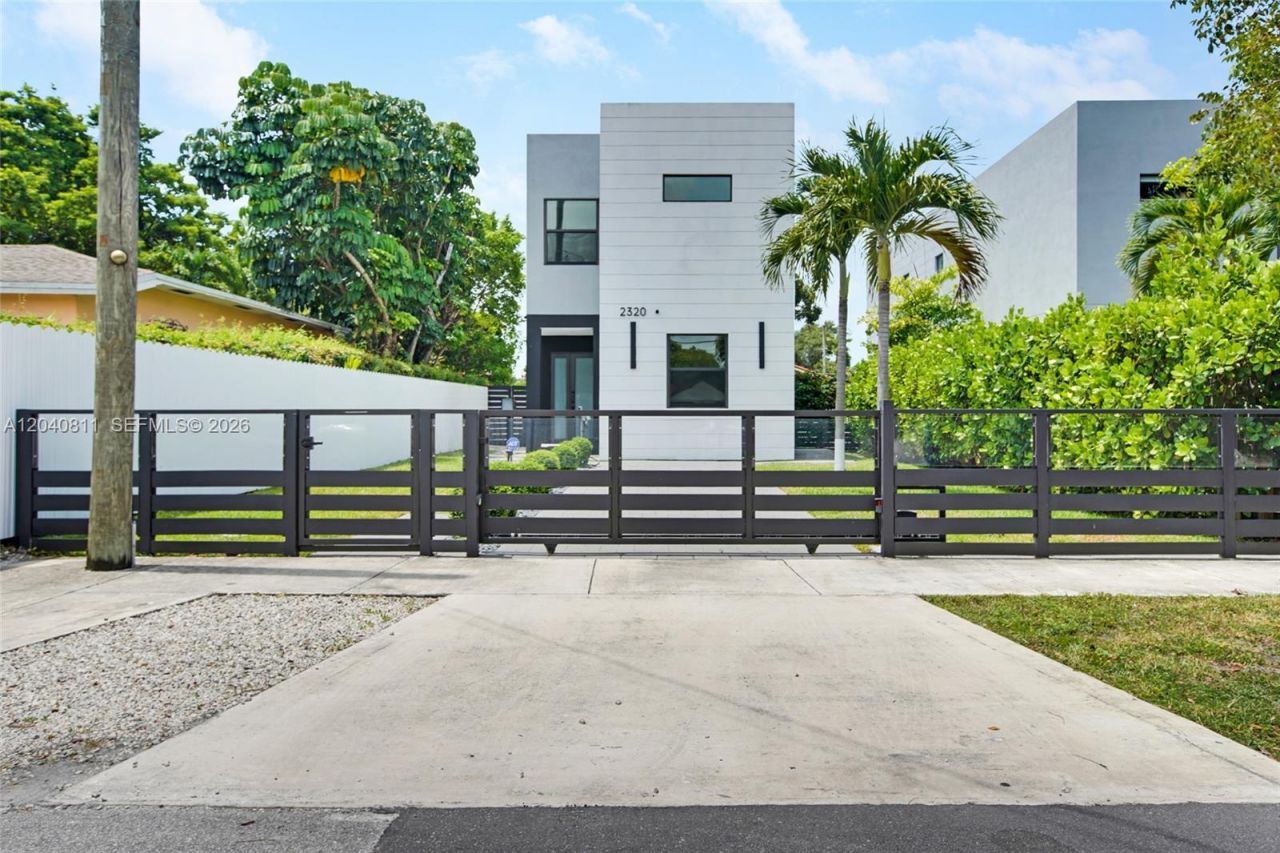 2320 SW 14th St, Miami, FL 33145 Photo