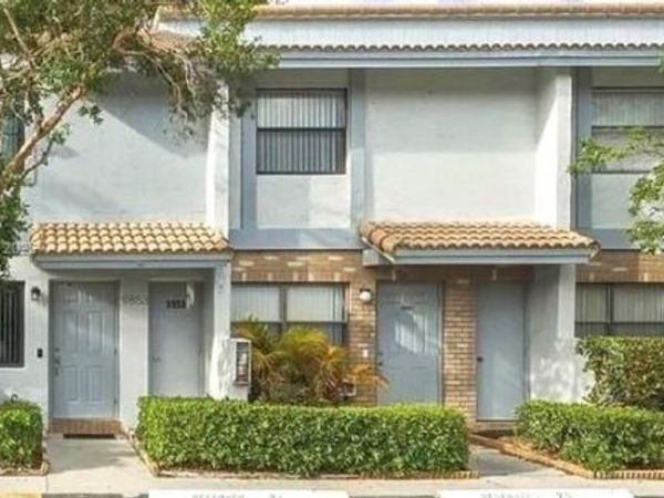 9835 Riverside Dr , Unit 7-39, Coral Springs, FL 33071