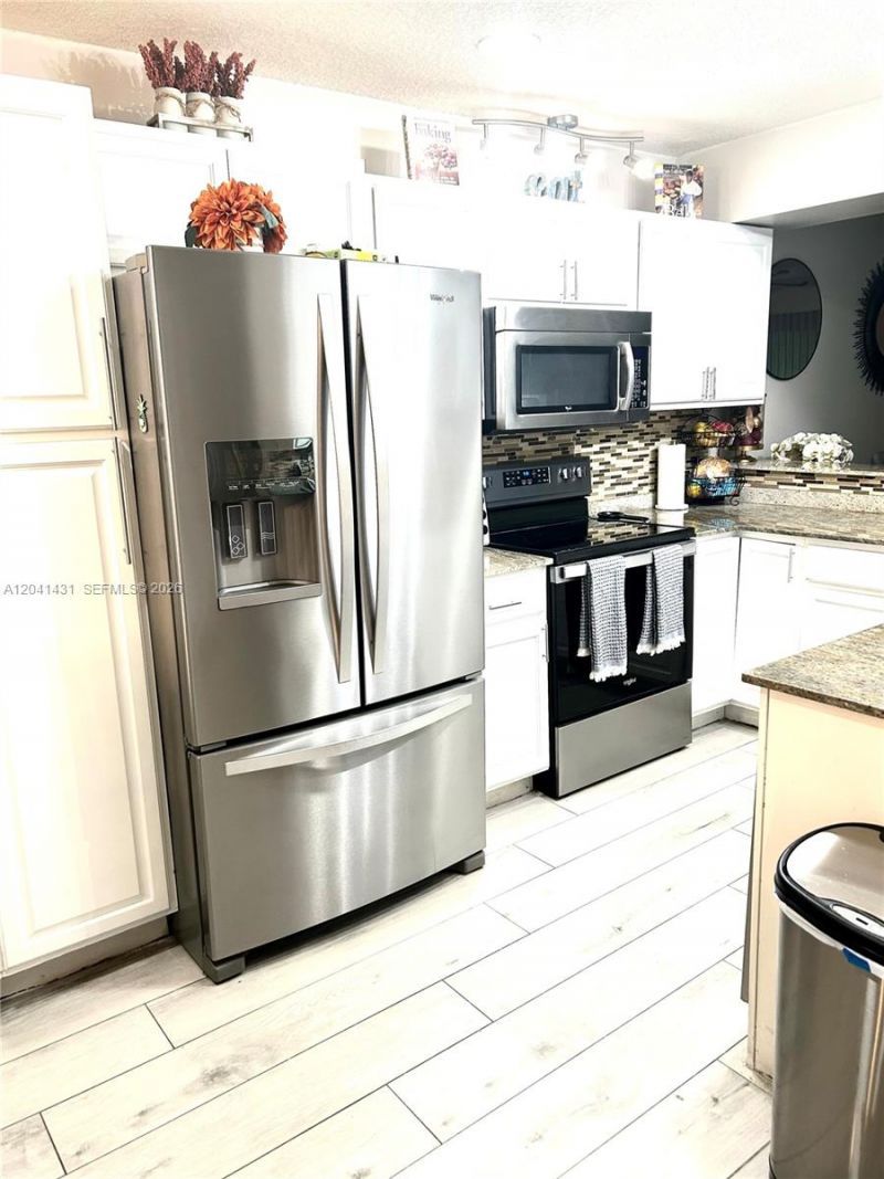 9835 Riverside Dr, Unit 7-39, Coral Springs, FL 33071 Photo
