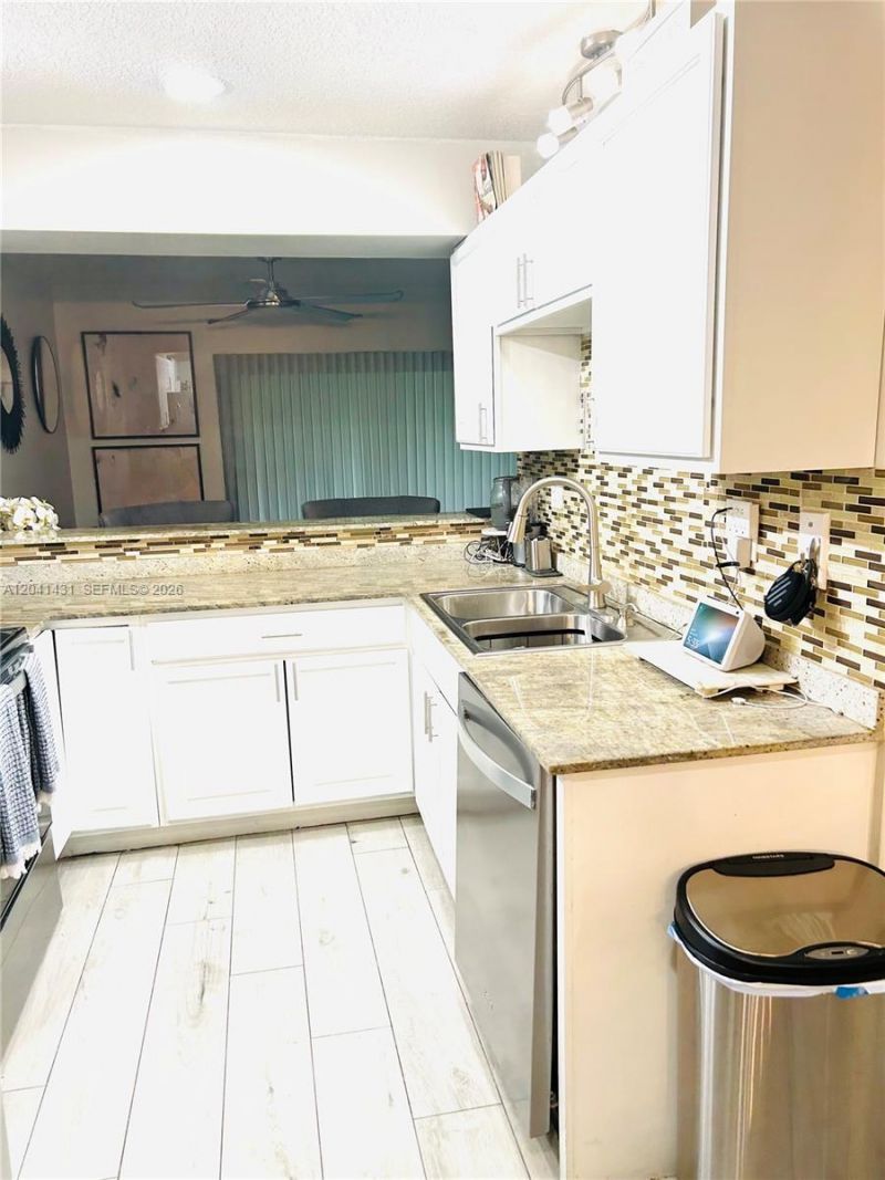 9835 Riverside Dr, Unit 7-39, Coral Springs, FL 33071 Photo