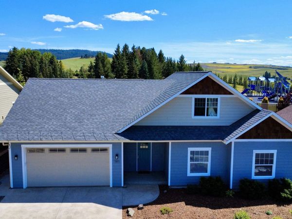 1021 Aponi, Moscow, ID 83843