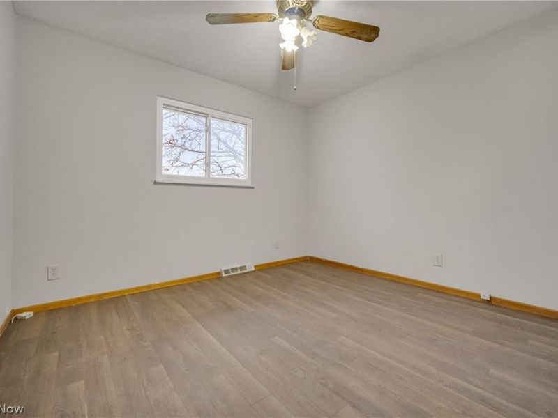 15067 Rochelle Drive , Maple Heights, OH 44137 Photo 10