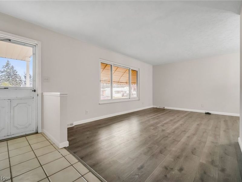 15067 Rochelle Drive , Maple Heights, OH 44137 Photo 2