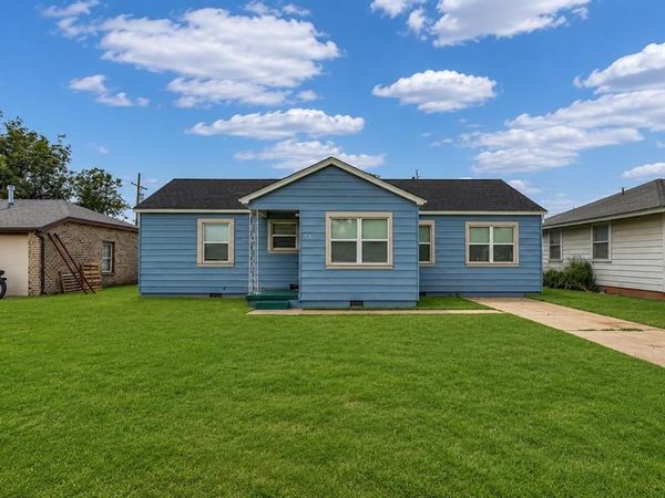 615 N Lowe , Hobart, OK 73651