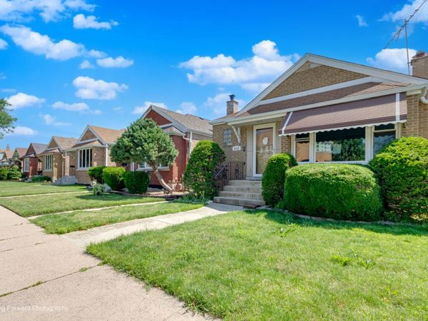 6153 S Melvina Avenue, Chicago, IL 60638