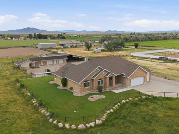 6643 W 5900 S, Hooper, UT 84315