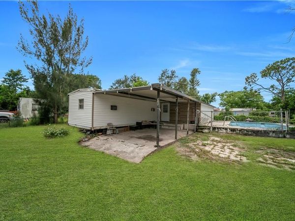8326 Breeze DR , NORTH FORT MYERS, FL 33917