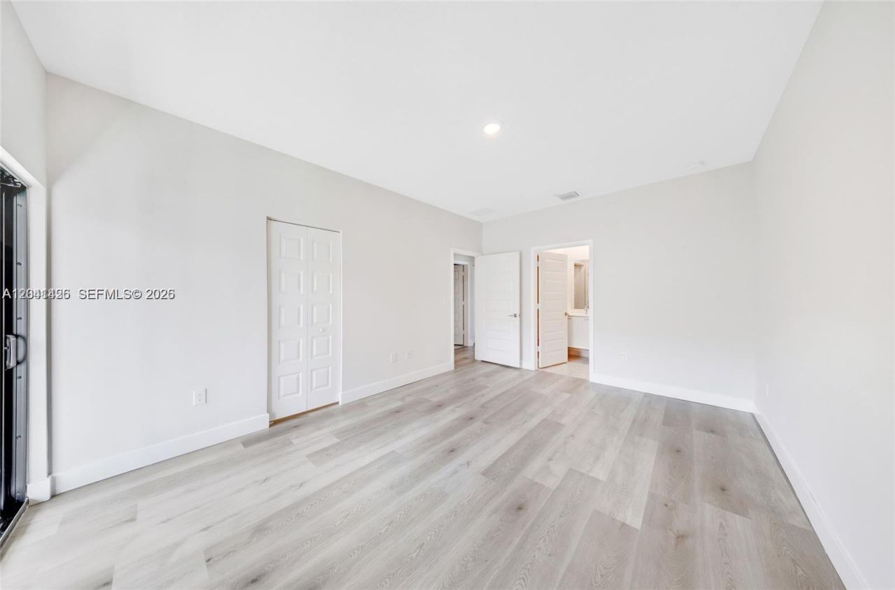 4856 NW 83rd Pkwy , Doral, FL 33166 Photo