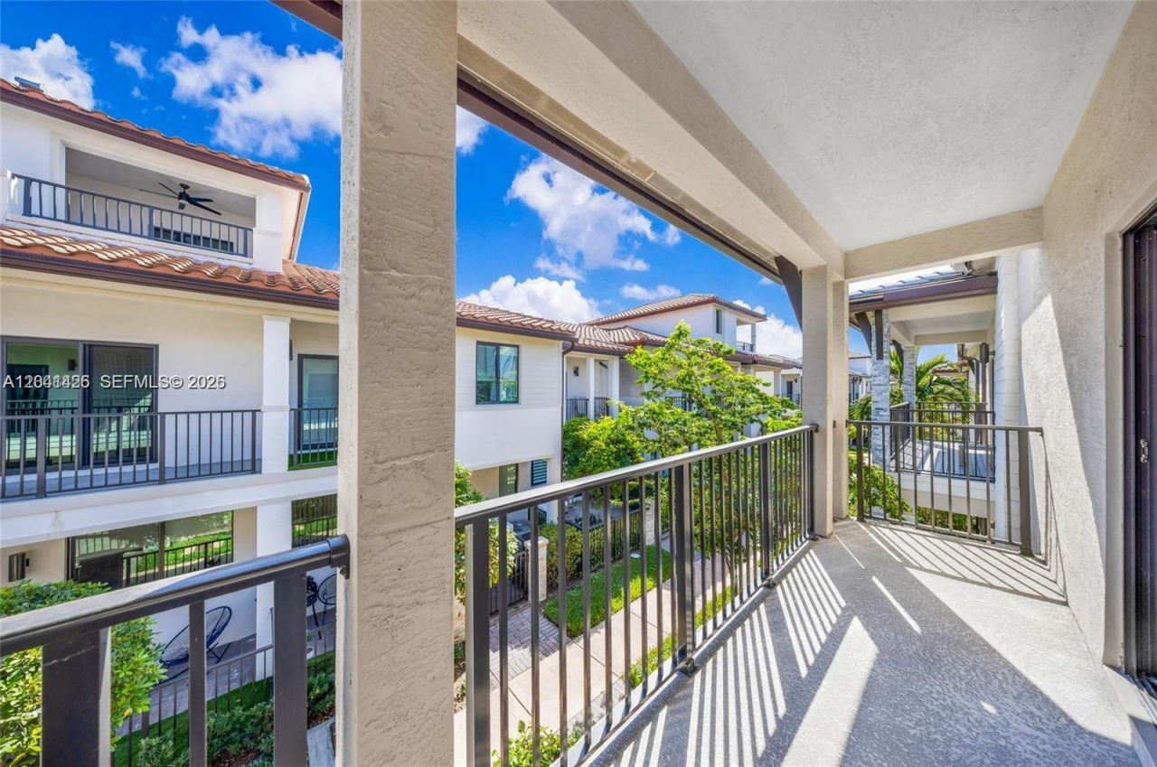 4856 NW 83rd Pkwy , Doral, FL 33166 Photo