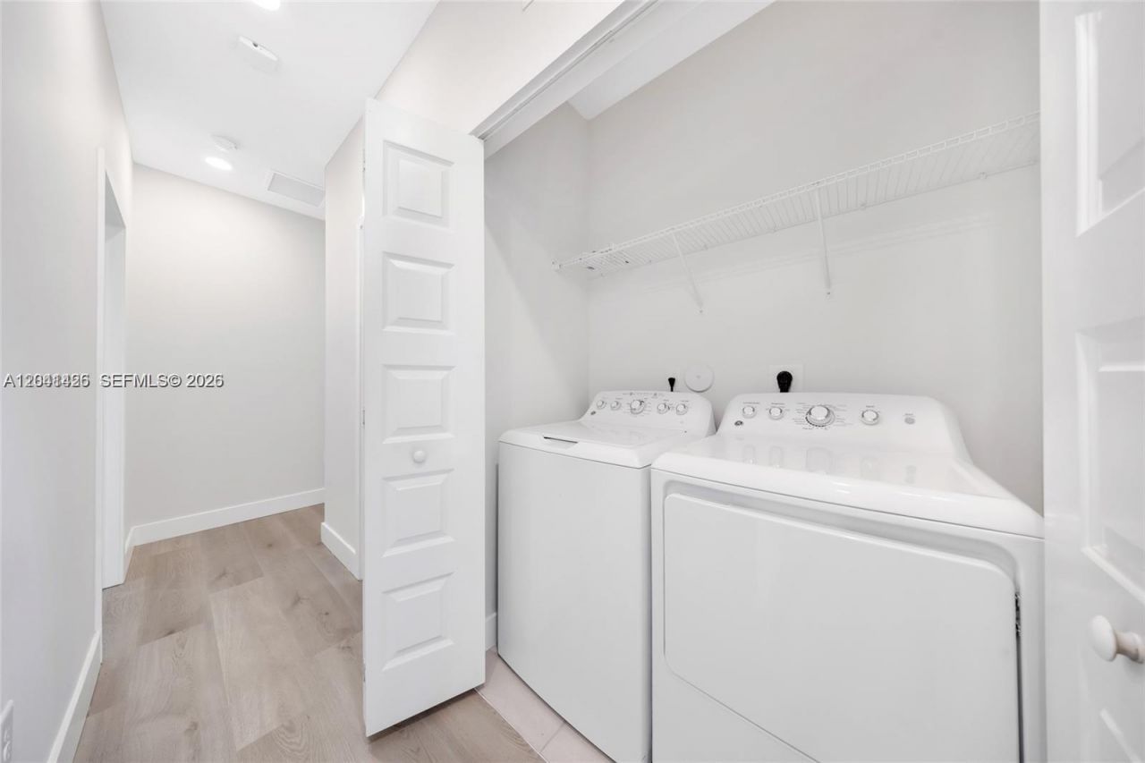 4856 NW 83rd Pkwy , Doral, FL 33166 Photo