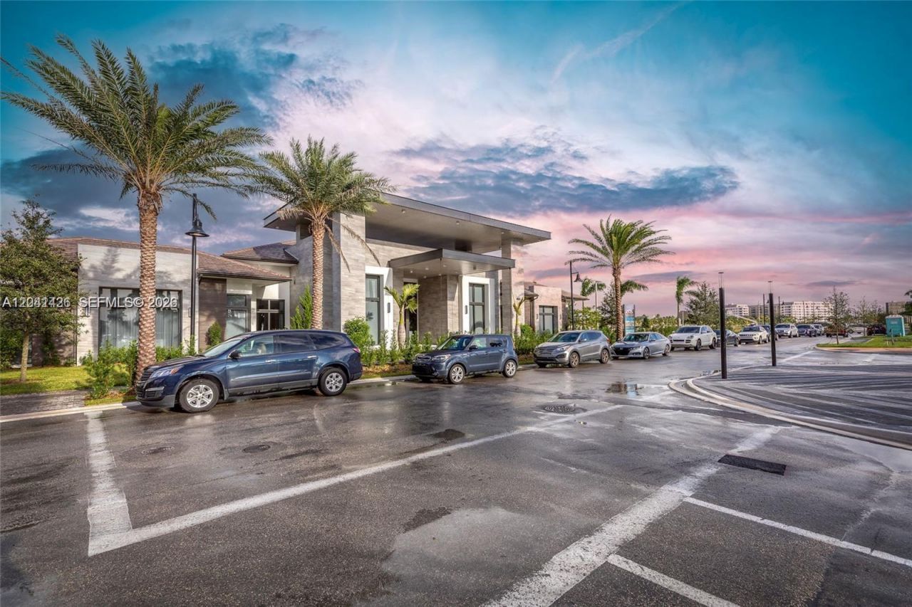 4856 NW 83rd Pkwy , Doral, FL 33166 Photo