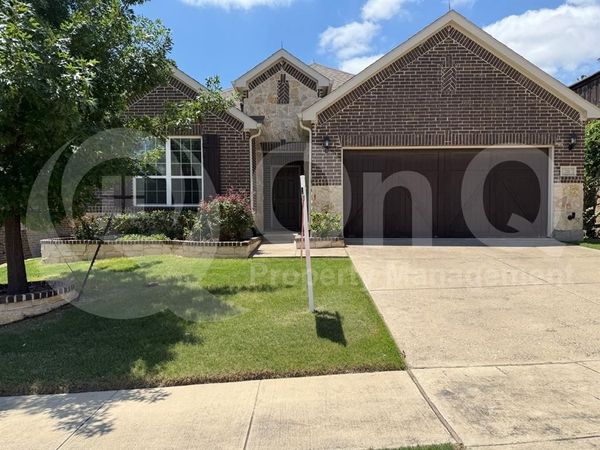 211 Copper Canyon Drive, Lewisville, TX 75067