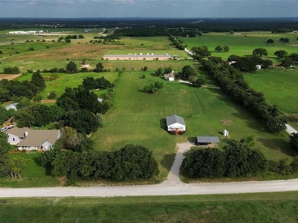 1306 Winn Road , Bowie, TX 76230