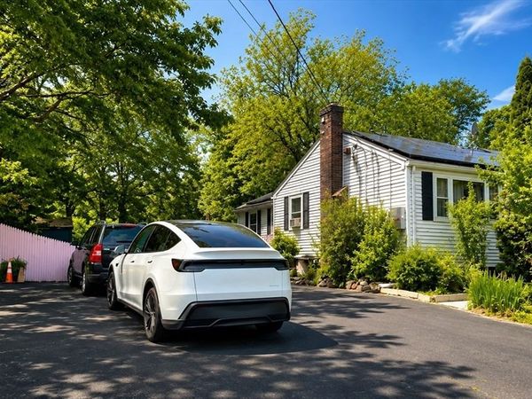 22 Farnham Rd, Stoughton, MA 02072