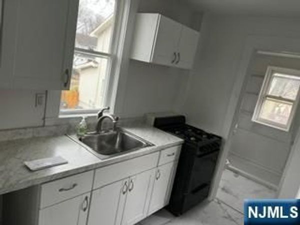 166 Rochelle 2, ROCHELLE PARK, NJ 07652