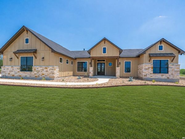 381 Virgil Way, Castroville, TX 78252