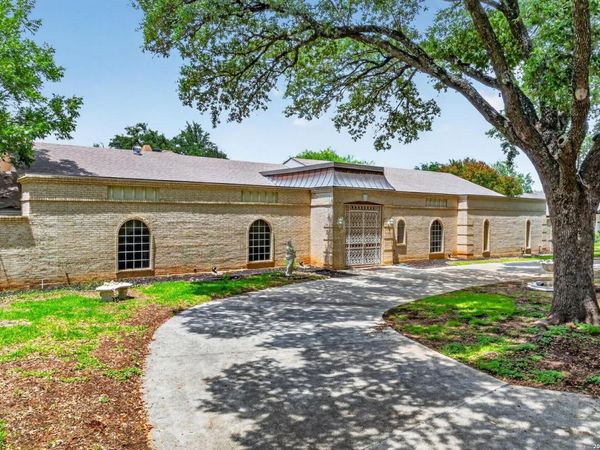 107 Chattington Ct, San Antonio, TX 78213