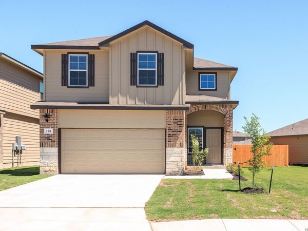 178 LEGENDARY TRAIL LOOP, Floresville, TX 78114