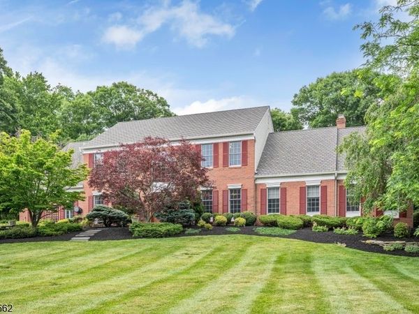 4 Ashley Dr, Mount Olive, NJ 07836