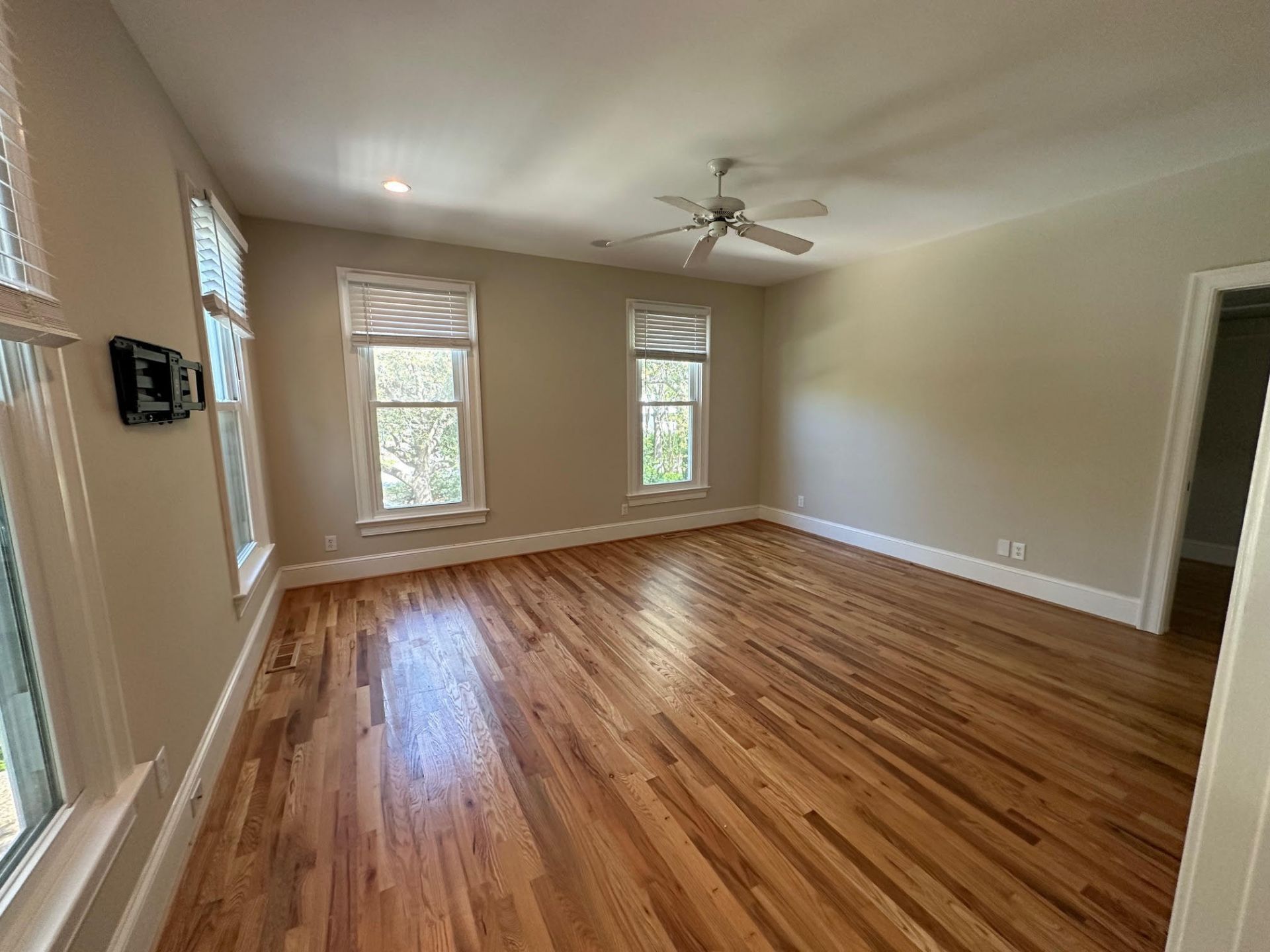 2820 Middle Street Photo 11