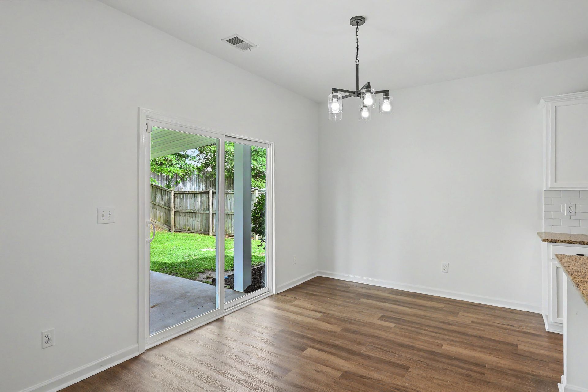 9649 Spencer Woods Road Photo 10