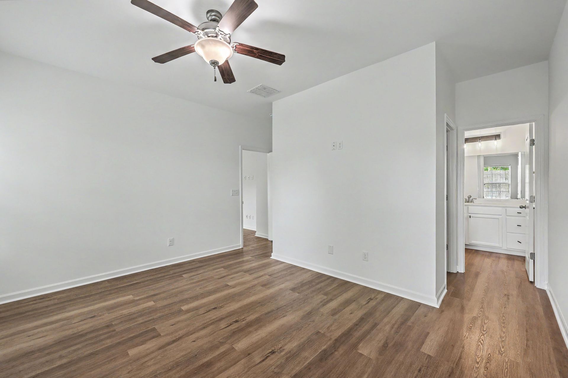 9649 Spencer Woods Road Photo 20
