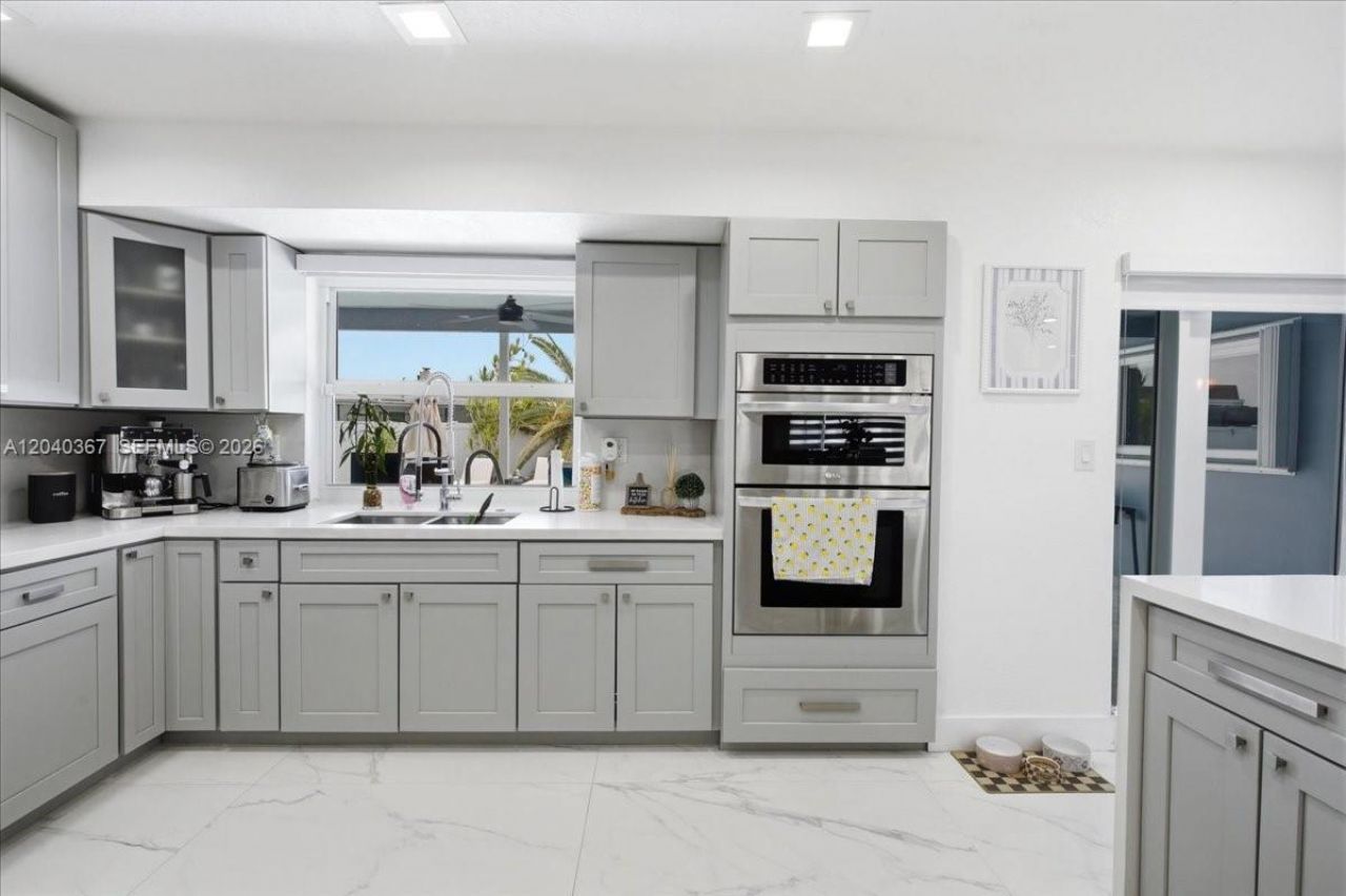 10450 NW 19th St, Pembroke Pines, FL 33026 Photo