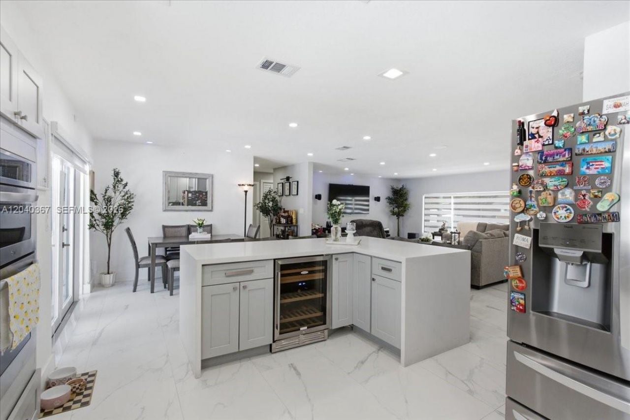 10450 NW 19th St, Pembroke Pines, FL 33026 Photo