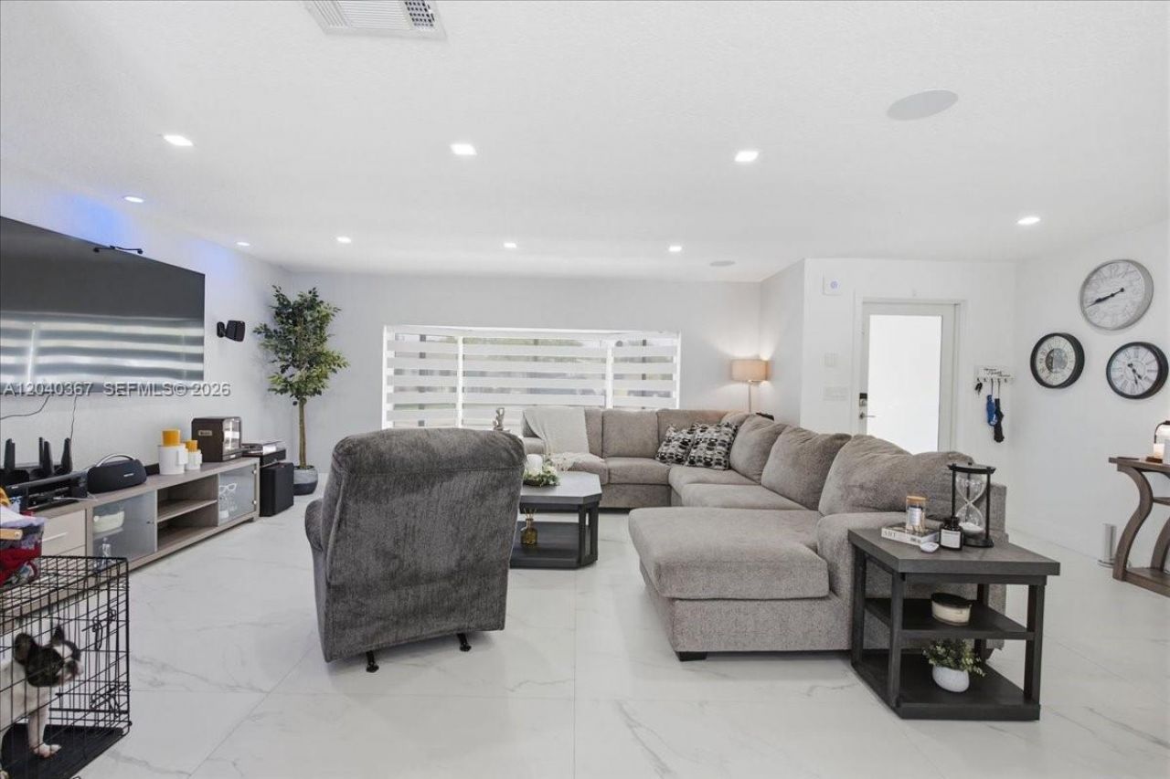 10450 NW 19th St, Pembroke Pines, FL 33026 Photo