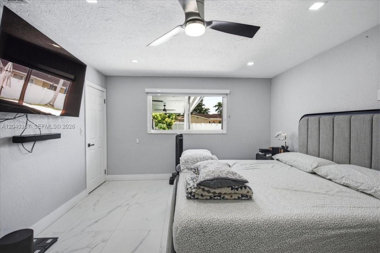 10450 NW 19th St, Pembroke Pines, FL 33026 Photo