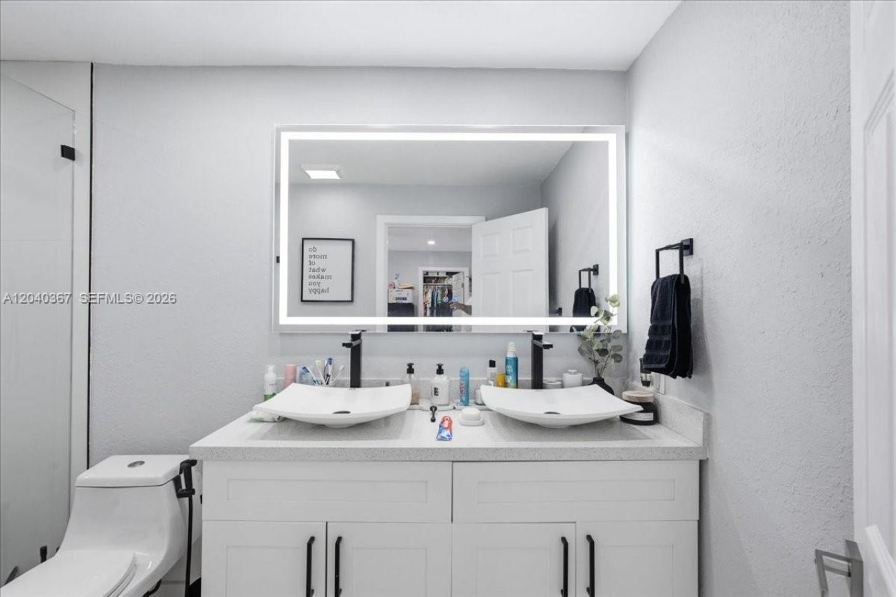 10450 NW 19th St, Pembroke Pines, FL 33026 Photo