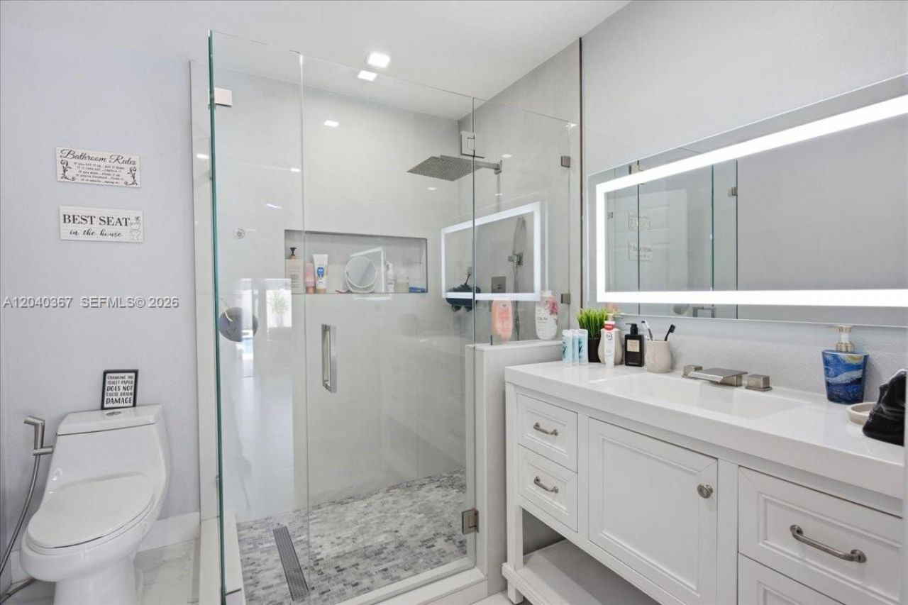 10450 NW 19th St, Pembroke Pines, FL 33026 Photo