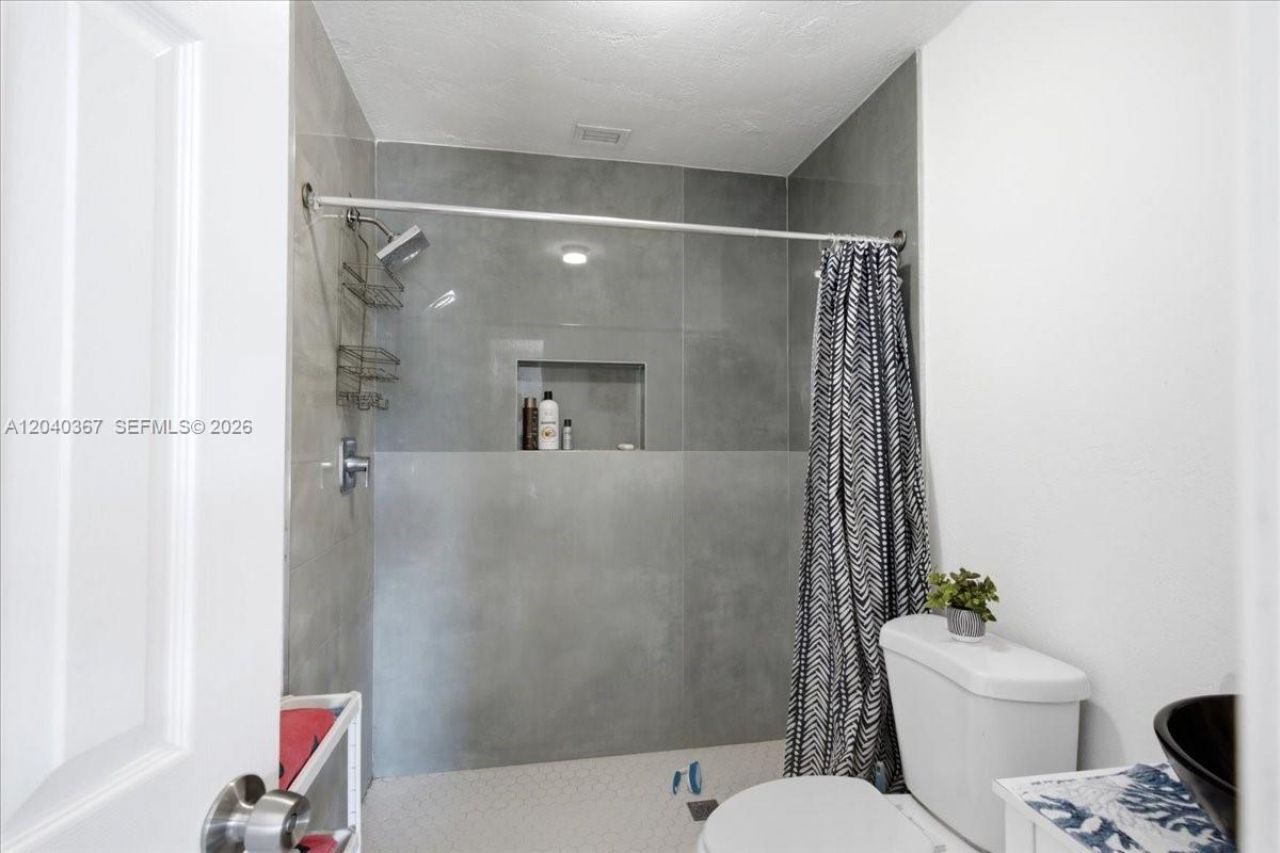 10450 NW 19th St, Pembroke Pines, FL 33026 Photo