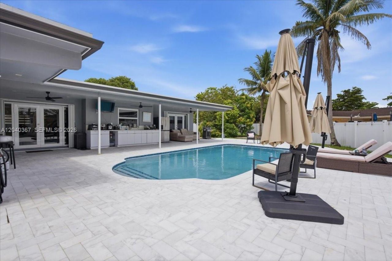 10450 NW 19th St, Pembroke Pines, FL 33026 Photo