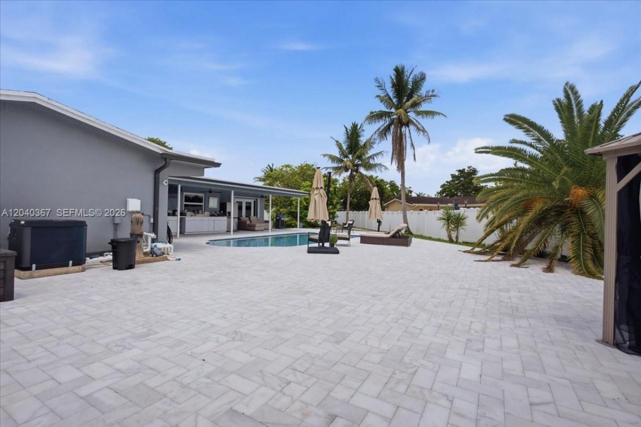 10450 NW 19th St, Pembroke Pines, FL 33026 Photo