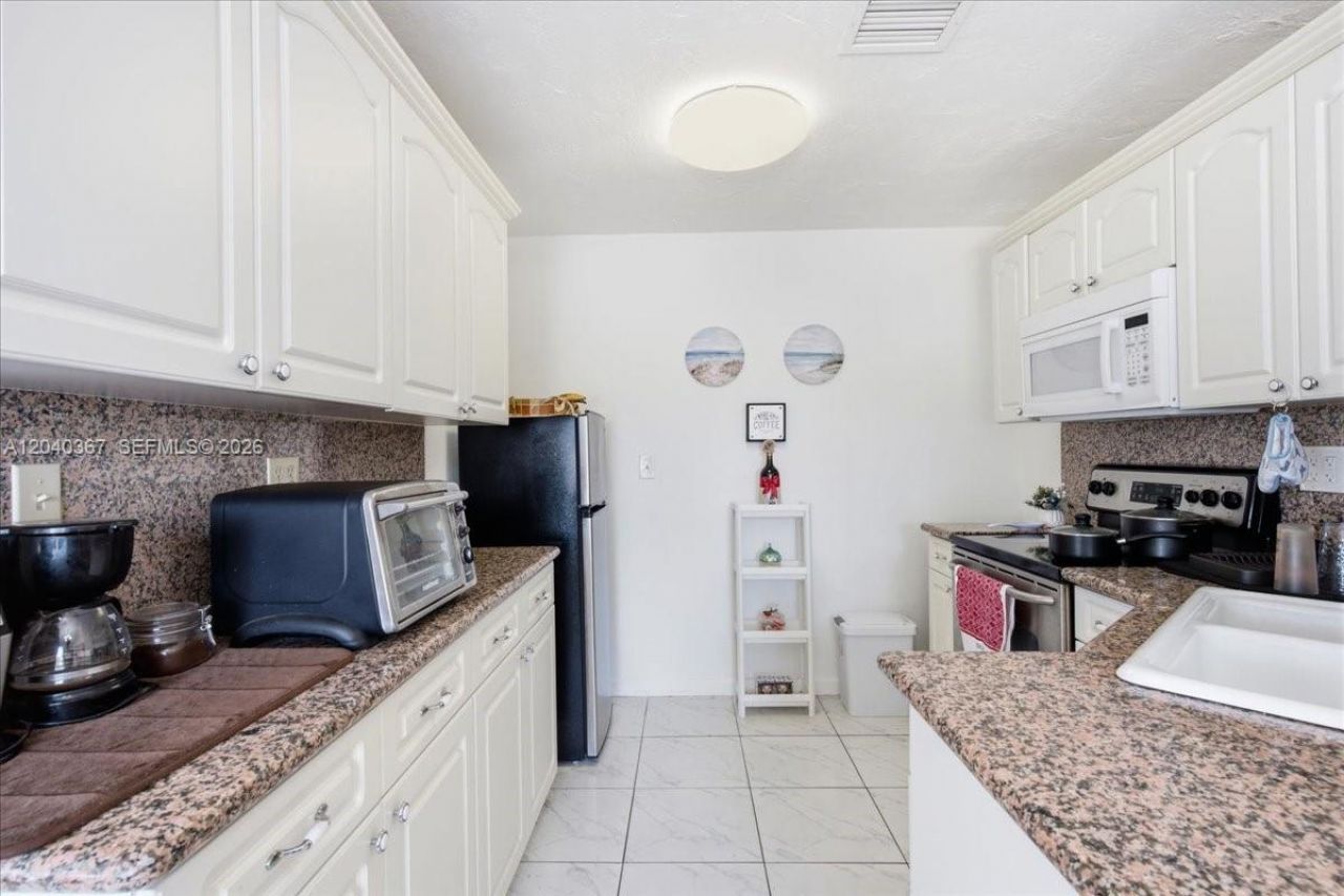 10450 NW 19th St, Pembroke Pines, FL 33026 Photo