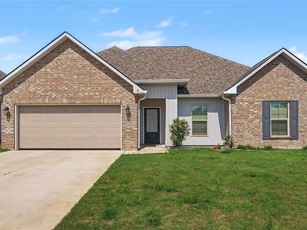 11 Venecia Court, Bossier City, LA 71111